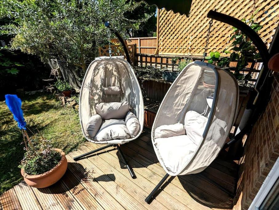 Charming 2-Bed Garden Flat Apartment Лондон Екстериор снимка
